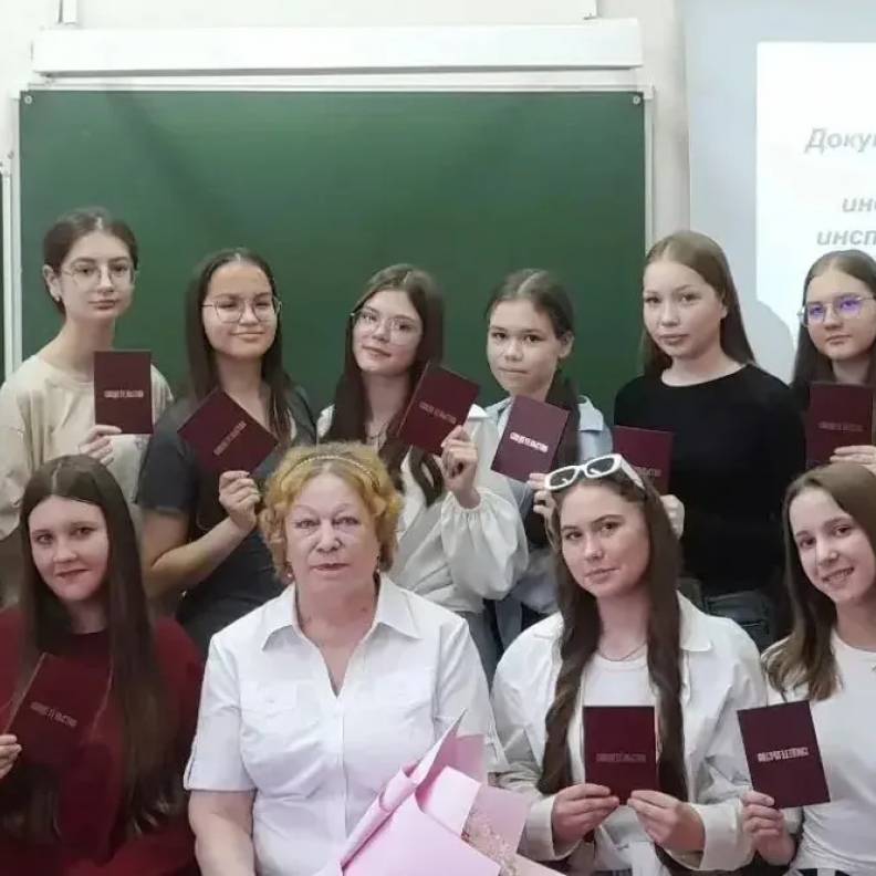 Учащиеся 8-х классов нашей школы успешно завершили программу профессиональной подготовки по востребованной профессии «Делопроизводитель»