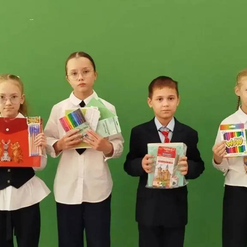 В СОШ №56 прошла благотворительная акция «Рюкзак для друга собери»!